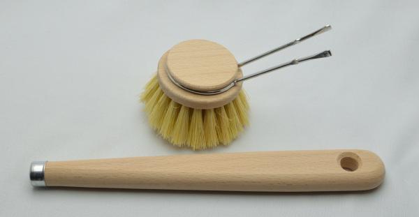 Spülbürste StandardPlus, extra breiter Griff sorgt für sehr guten Halt. Mit hellen, kräftigen Naturfasern. Bürstenfabrik Keller in Todtnau. Traditionsunternehmen seit 1869. Qualität Made in Germany.